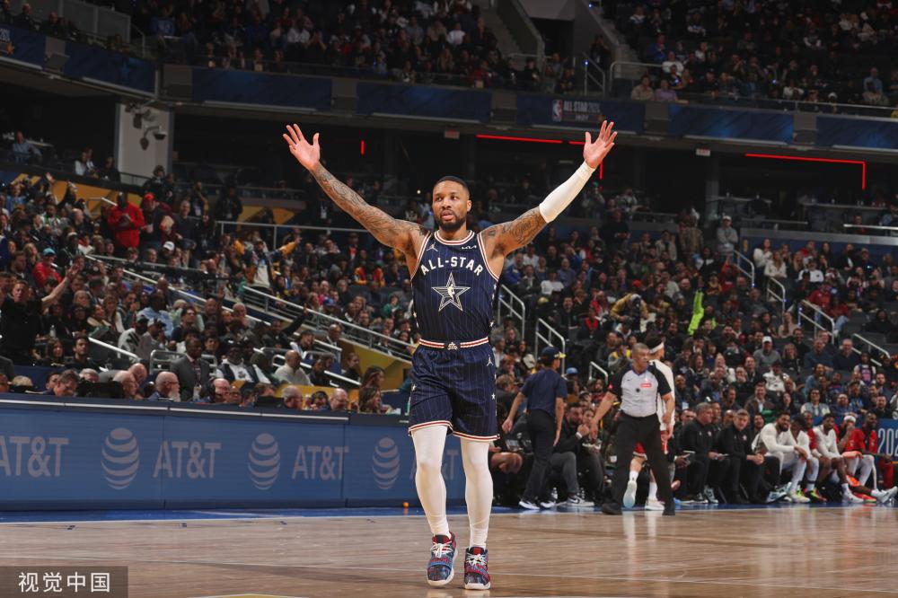 借助佩尼亚 借助佩尼亚