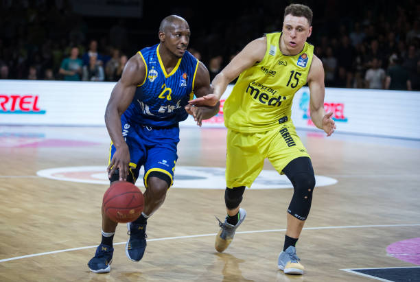 更是心与心 更是心与心