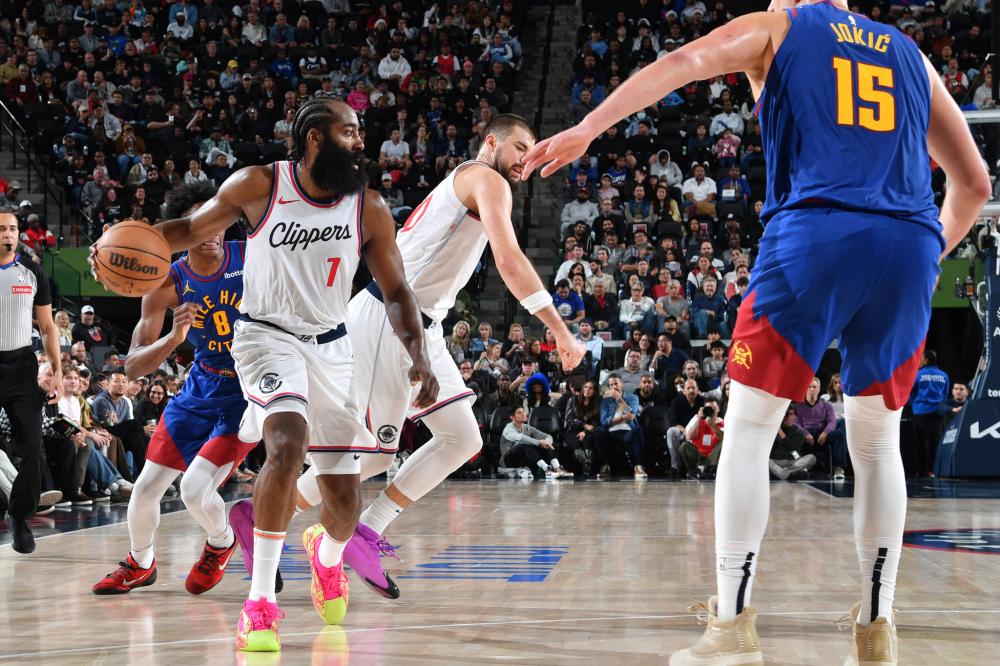 的站位与传 的站位与传